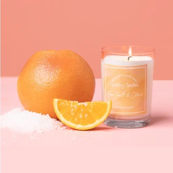 NIB soy blend 6.8 oz candle with light scent. See description for more detail - Picture 2 of 3